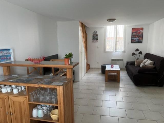 Villa Magali - Appartement Climatise T3 Duplex - Grau-Du-Roi - Hypercentre 20 M De La Plage Ле-Гро-дю-Руа Экстерьер фото